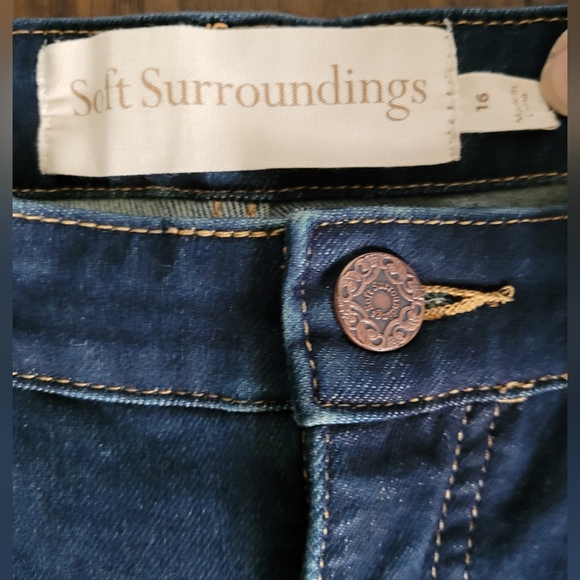 Soft Surroundings Dark Wash Tapered Leg Jeans Women's size 16 - Picture 4 of 7